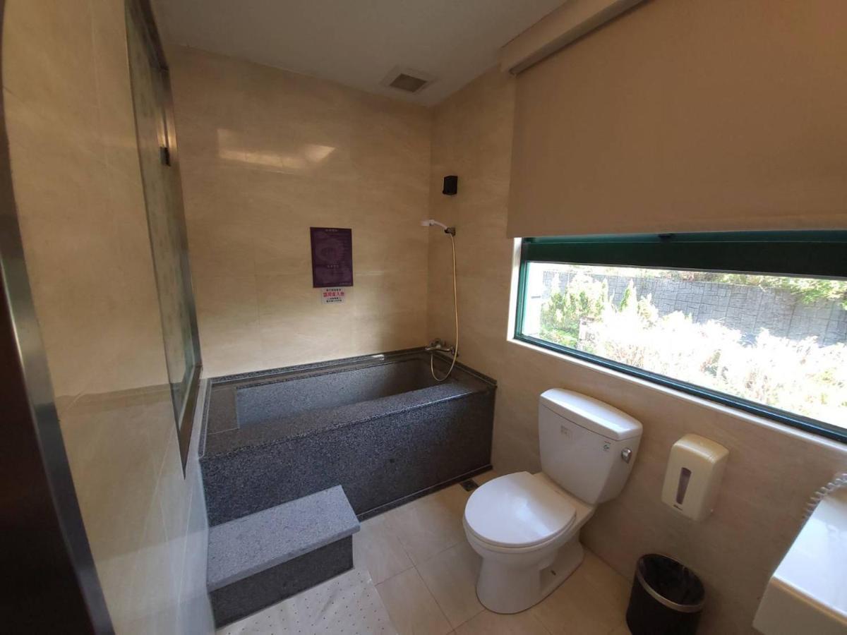 Jin Yong Quan Spa Hotspring Resort Wanli Exteriör bild