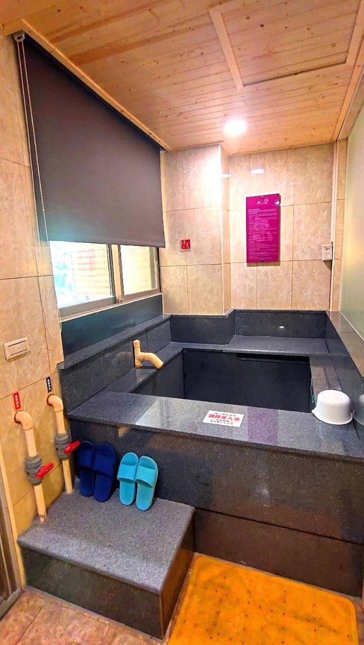 Jin Yong Quan Spa Hotspring Resort Wanli Exteriör bild