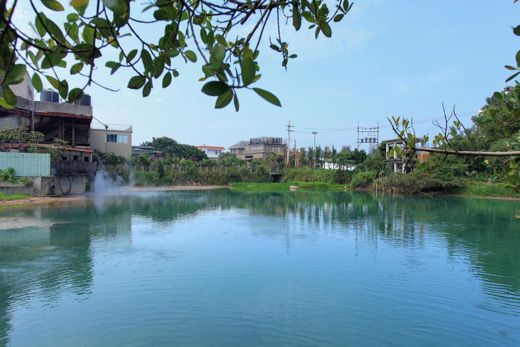 Jin Yong Quan Spa Hotspring Resort Wanli Exteriör bild